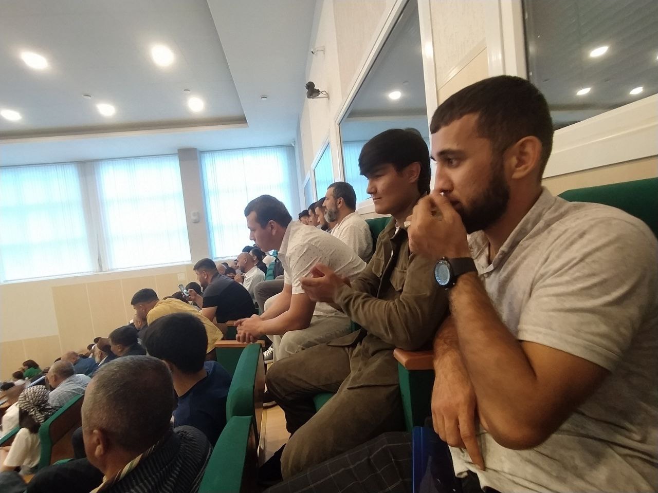 фото с нашими студентами.jpeg